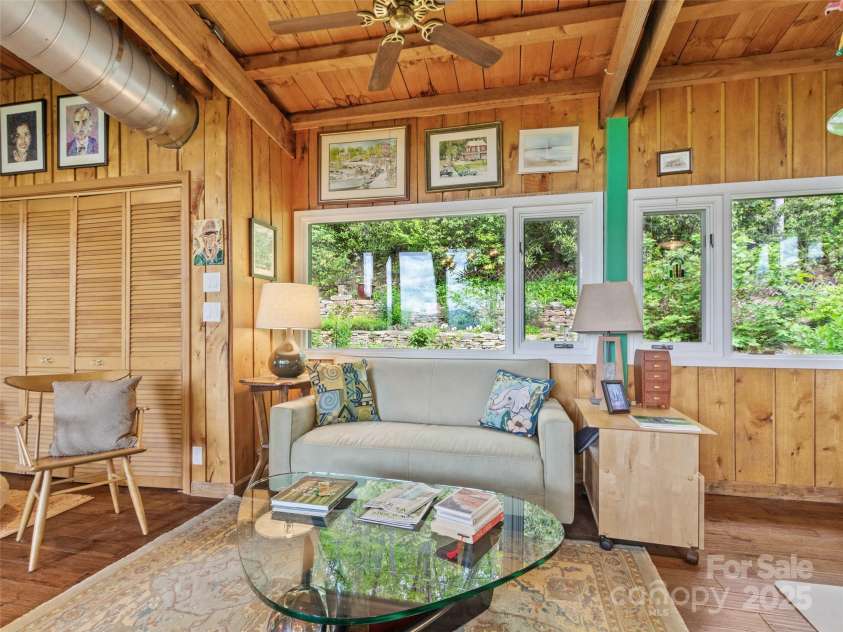 319 Twilight Way, Burnsville, NC 28714.  MLS# CAR4256310, YatesRealty ID 13719. 