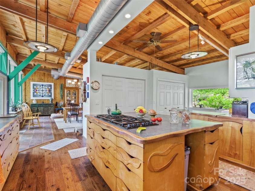 319 Twilight Way, Burnsville, NC 28714.  MLS# CAR4256310, YatesRealty ID 13719. 