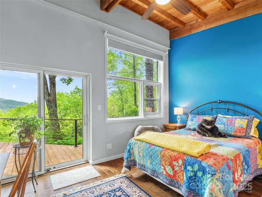 319 Twilight Way, Burnsville, NC 28714.  MLS# CAR4256310, YatesRealty ID 13719. 