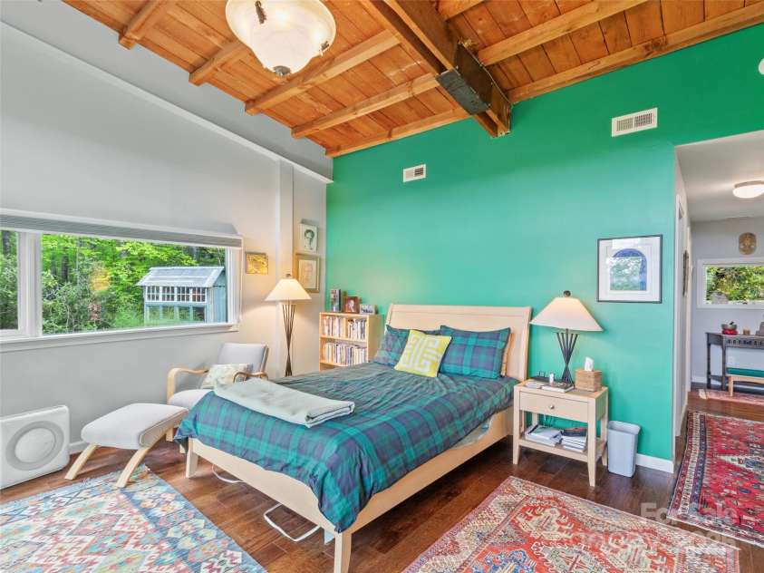 319 Twilight Way, Burnsville, NC 28714.  MLS# CAR4256310, YatesRealty ID 13719. 