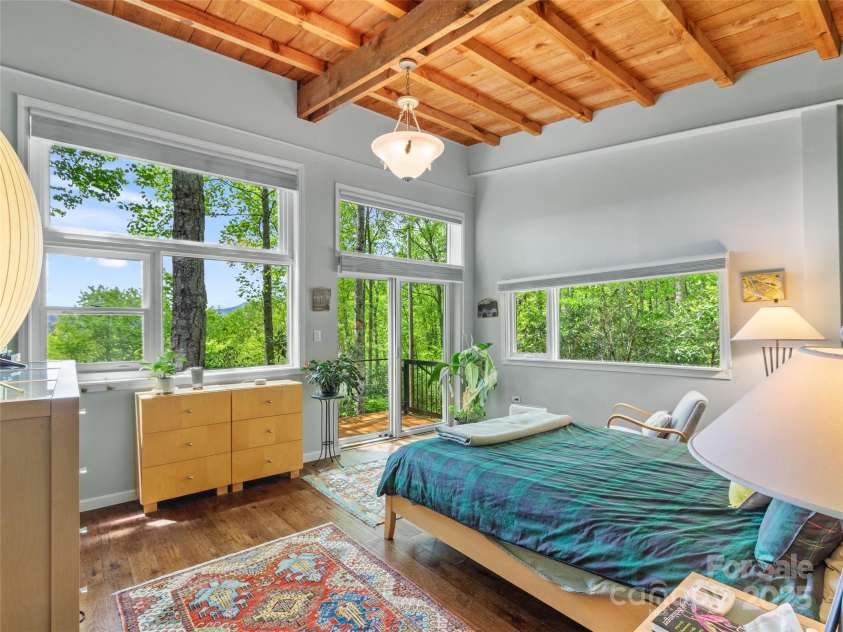 319 Twilight Way, Burnsville, NC 28714.  MLS# CAR4256310, YatesRealty ID 13719. 