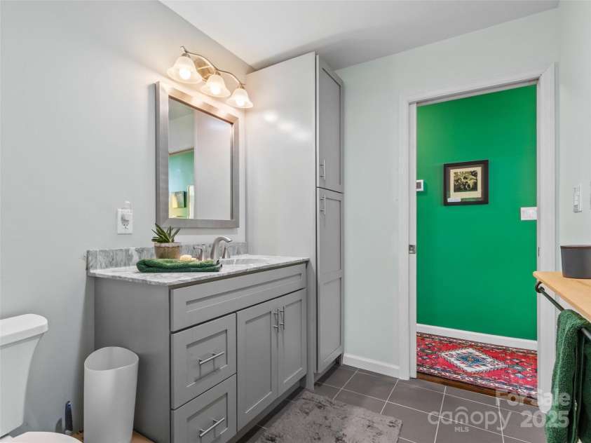 319 Twilight Way, Burnsville, NC 28714.  MLS# CAR4256310, YatesRealty ID 13719. 