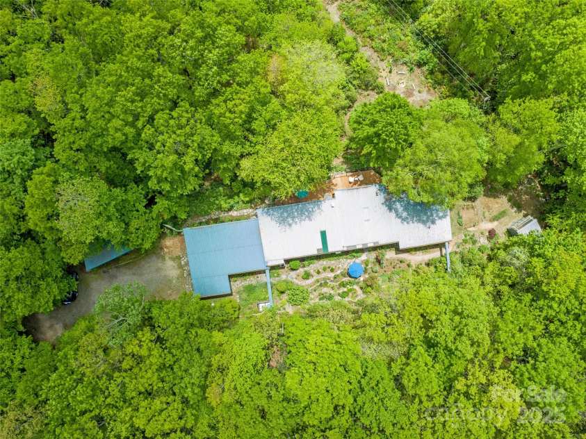 319 Twilight Way, Burnsville, NC 28714.  MLS# CAR4256310, YatesRealty ID 13719. 