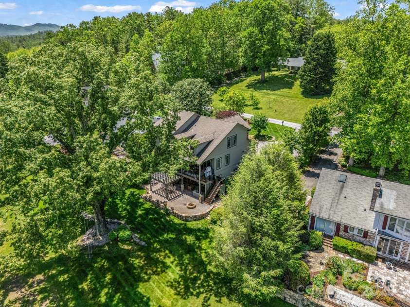 1903 Country Club Road, Hendersonville, NC 28739.  MLS# CAR4258556, YatesRealty ID 13720. 