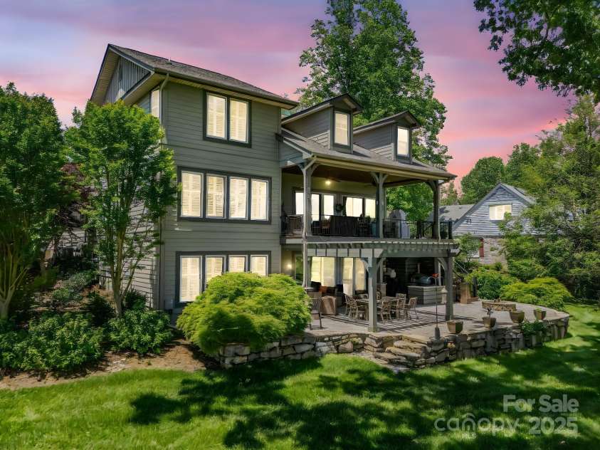 1903 Country Club Road, Hendersonville, NC 28739.  MLS# CAR4258556, YatesRealty ID 13720. 