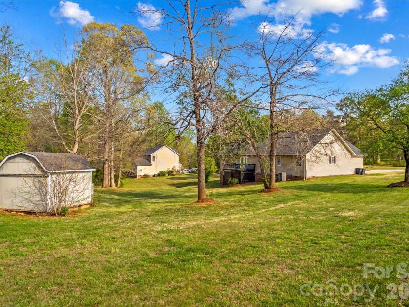 105 Saddlewood Lane, Statesville, NC 28625.  MLS# CAR4366940, YatesRealty ID 13722. 