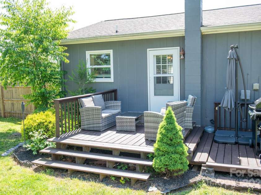 386 Greenlea Circle, Taylorsville, NC 28681.  MLS# CAR4257685, YatesRealty ID 13724. Back deck.