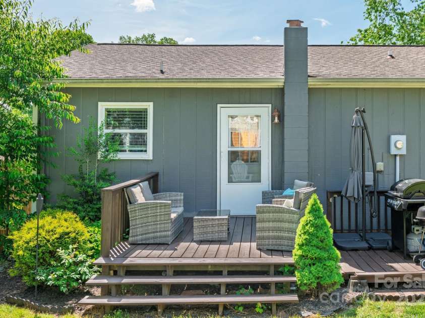 386 Greenlea Circle, Taylorsville, NC 28681.  MLS# CAR4257685, YatesRealty ID 13724. Back deck.