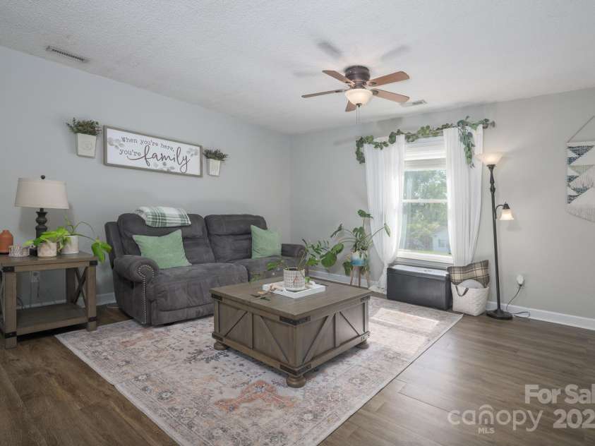 386 Greenlea Circle, Taylorsville, NC 28681.  MLS# CAR4257685, YatesRealty ID 13724. Living room.