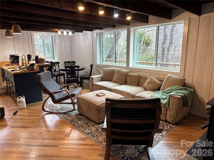 88 Mountain Farm Road, Burnsville, NC 28714.  MLS# CAR4365457, YatesRealty ID 13724. 