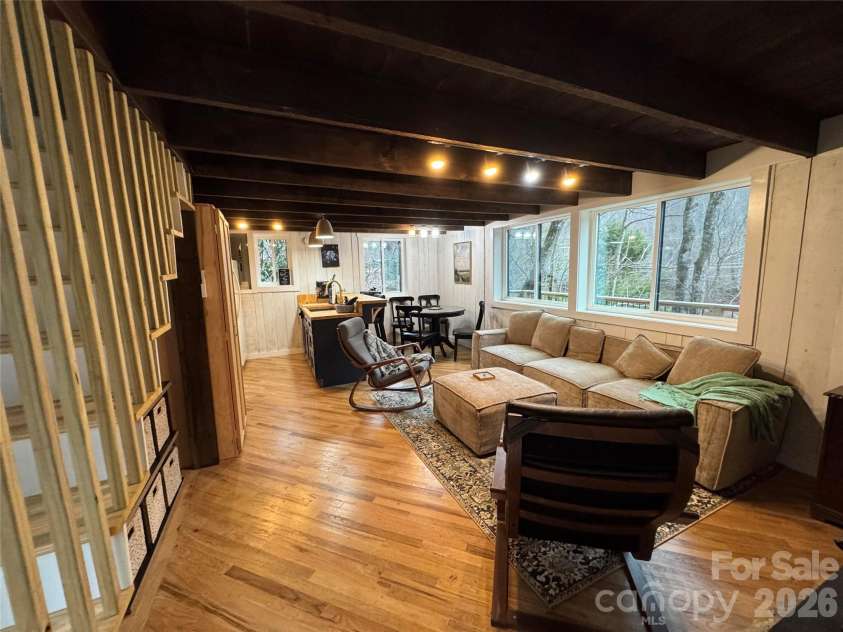 88 Mountain Farm Road, Burnsville, NC 28714.  MLS# CAR4365457, YatesRealty ID 13724. 