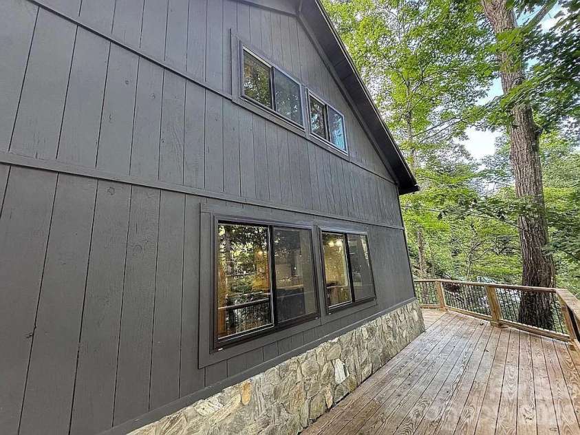 88 Mountain Farm Road, Burnsville, NC 28714.  MLS# CAR4365457, YatesRealty ID 13724. 