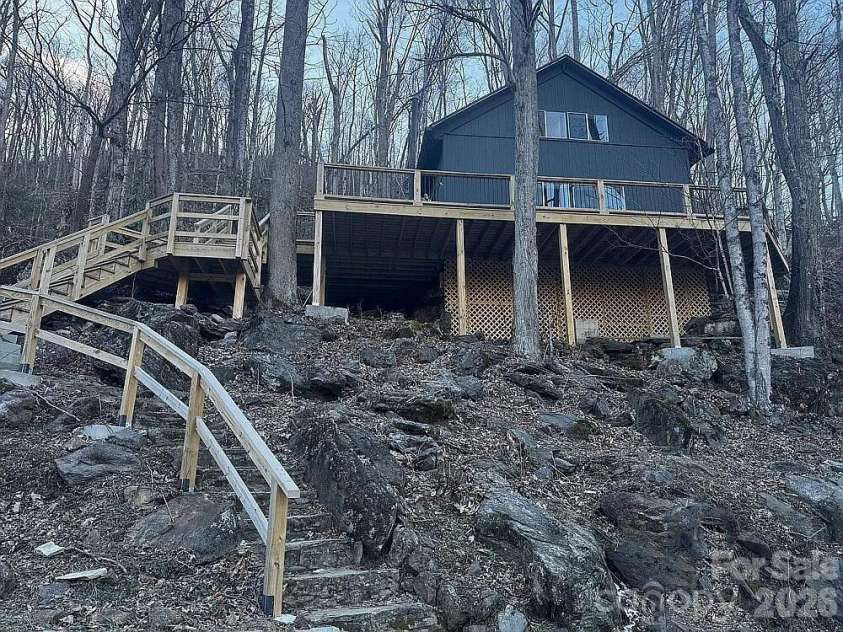88 Mountain Farm Road, Burnsville, NC 28714.  MLS# CAR4365457, YatesRealty ID 13724. 