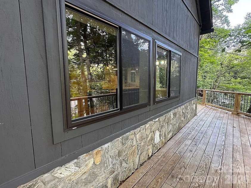 88 Mountain Farm Road, Burnsville, NC 28714.  MLS# CAR4365457, YatesRealty ID 13724. 