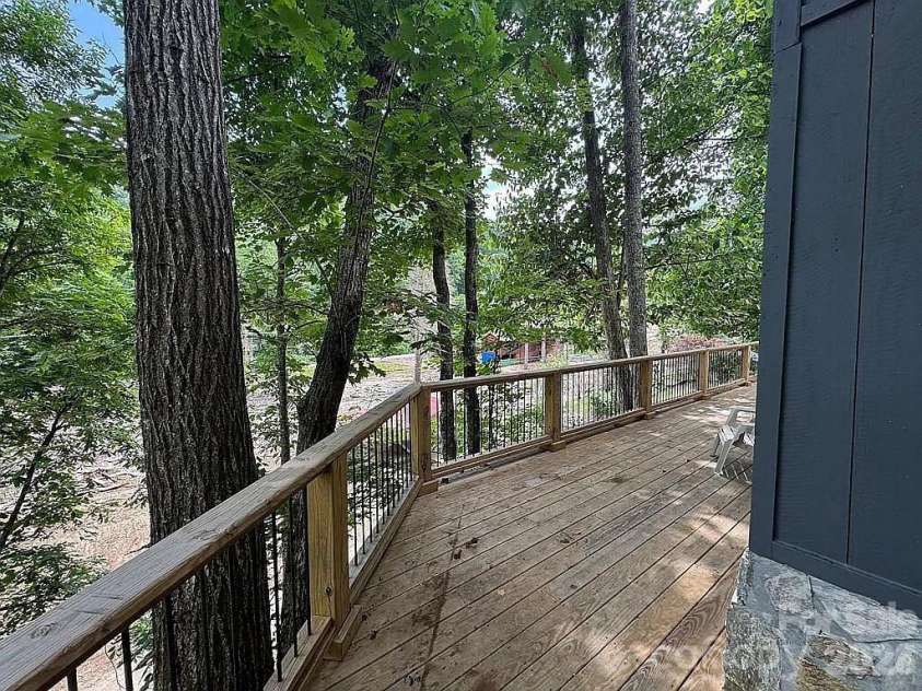 88 Mountain Farm Road, Burnsville, NC 28714.  MLS# CAR4365457, YatesRealty ID 13724. 