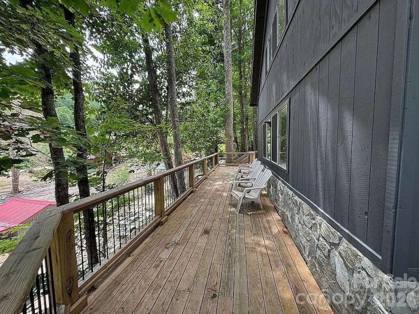 88 Mountain Farm Road, Burnsville, NC 28714.  MLS# CAR4365457, YatesRealty ID 13724. 