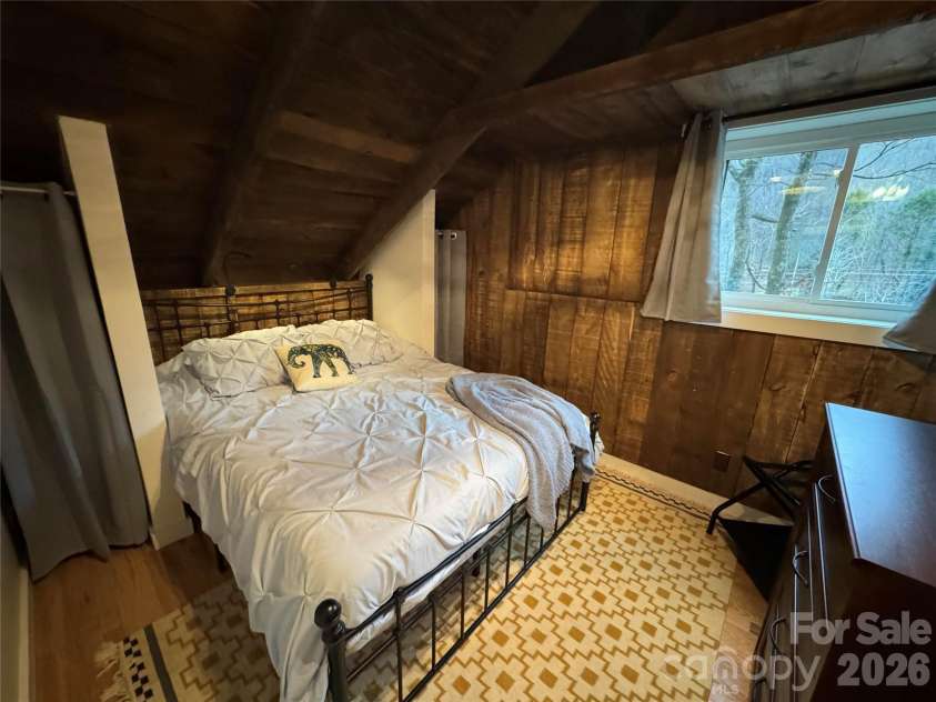 88 Mountain Farm Road, Burnsville, NC 28714.  MLS# CAR4365457, YatesRealty ID 13724. 