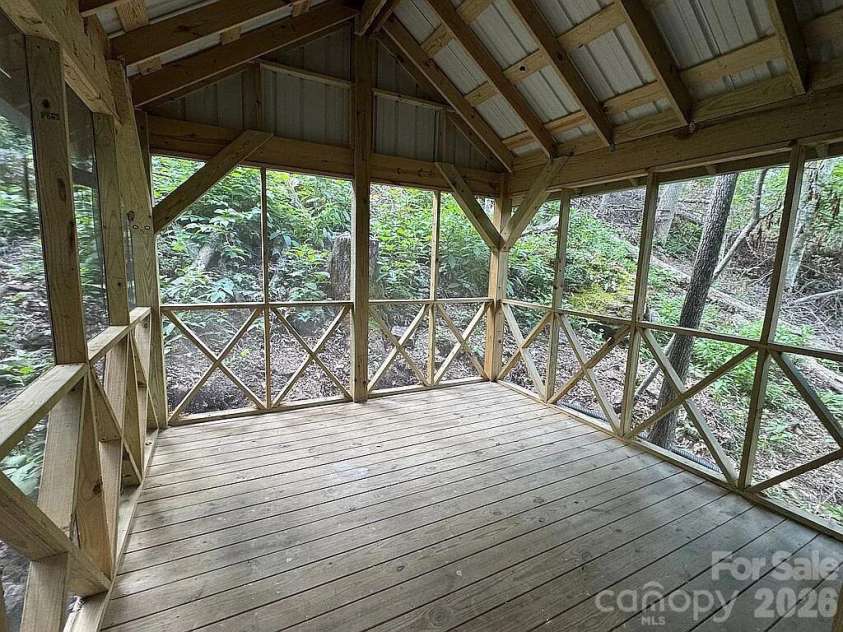 88 Mountain Farm Road, Burnsville, NC 28714.  MLS# CAR4365457, YatesRealty ID 13724. 