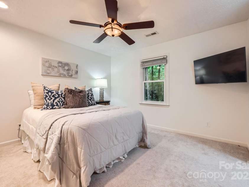 4145 Wall Street, Charlotte, NC 28209.  MLS# CAR4215362, YatesRealty ID 13725. Primary bedroom offers ample space.