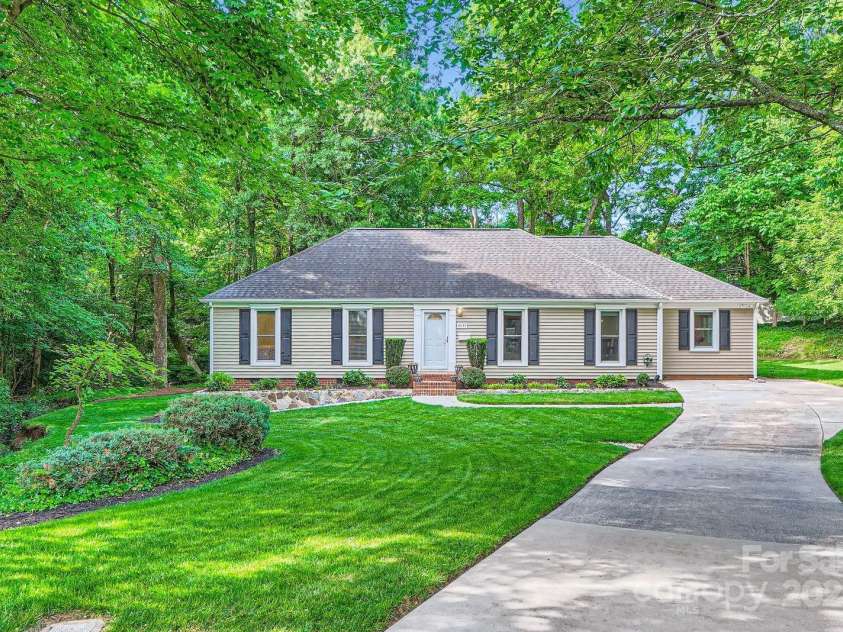 4145 Wall Street, Charlotte, NC 28209.  MLS# CAR4215362, YatesRealty ID 13725. Welcome to 4145 Wall Street, Charlotte, NC 28209.