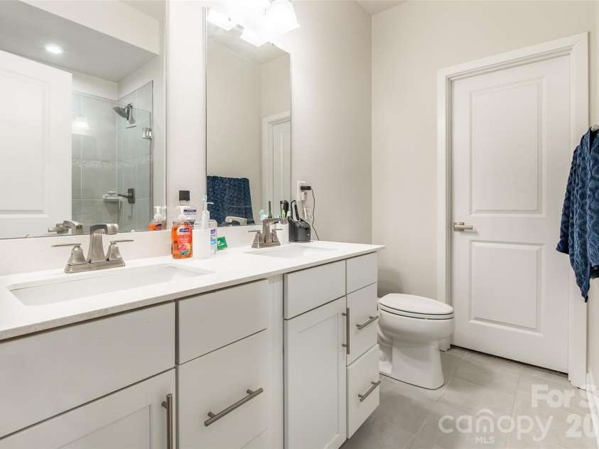 924 Broad River Lane, Charlotte, NC 28211.  MLS# CAR4353408, YatesRealty ID 13728. 