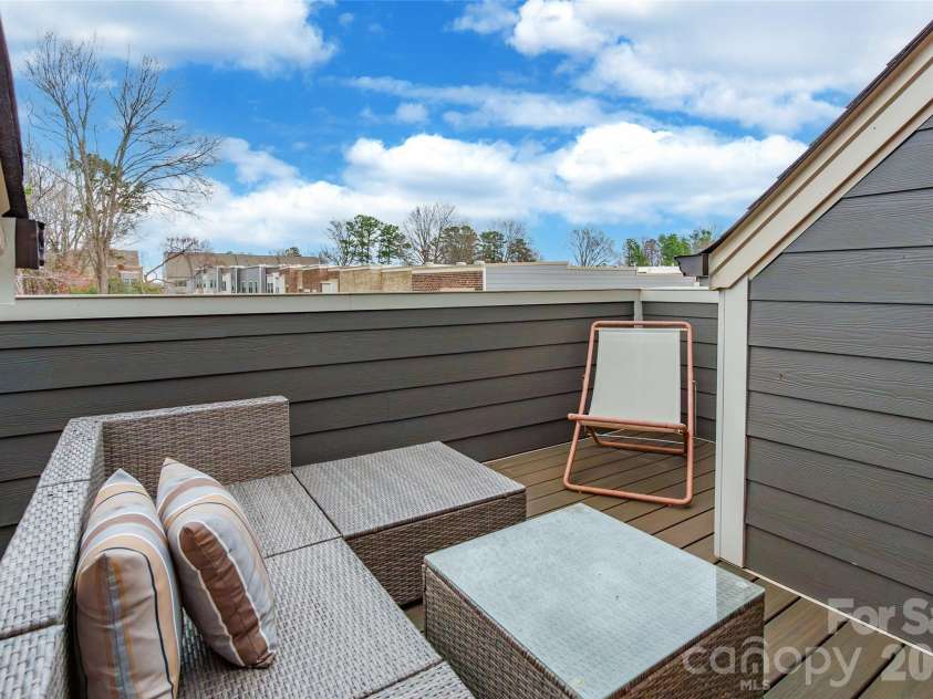 924 Broad River Lane, Charlotte, NC 28211.  MLS# CAR4353408, YatesRealty ID 13728. 