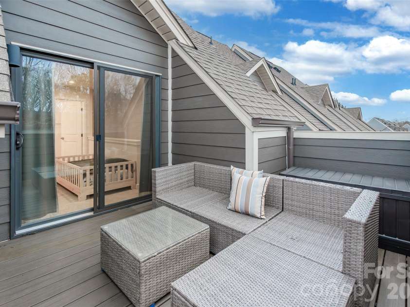 924 Broad River Lane, Charlotte, NC 28211.  MLS# CAR4353408, YatesRealty ID 13728. 