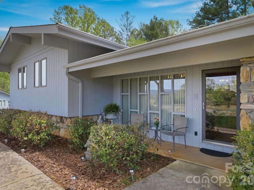 122 Lake Club Drive, Nebo, NC 28761.  MLS# CAR4369546, YatesRealty ID 13729. Front Entrance