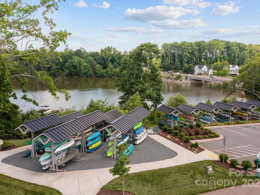 138 Carolina Ash Lane, Mooresville, NC 28117.  MLS# CAR4238103, YatesRealty ID 13729. Paddle sport storage