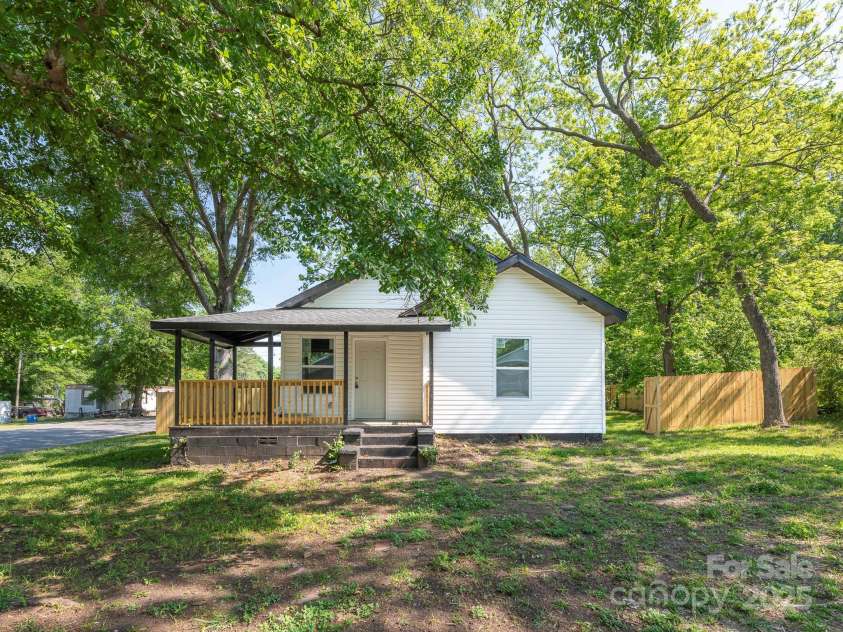 108 Graham Street, Chester, SC 29706.  MLS# CAR4240188, YatesRealty ID 13730. Front Exterior