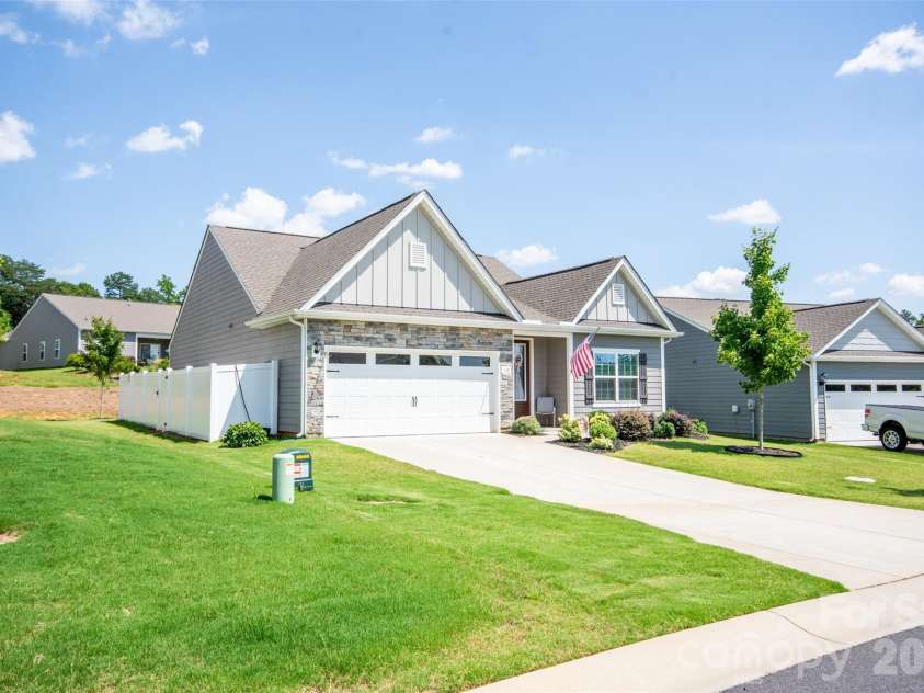 114 Milliner Drive, Troutman, NC 28166.  MLS# CAR4404655, YatesRealty ID 13730. 