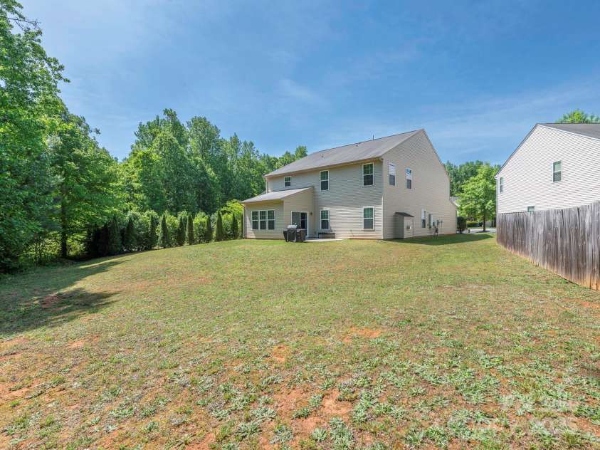 12304 Lookout Point Drive, Charlotte, NC 28269.  MLS# CAR4252258, YatesRealty ID 13731. Backyard