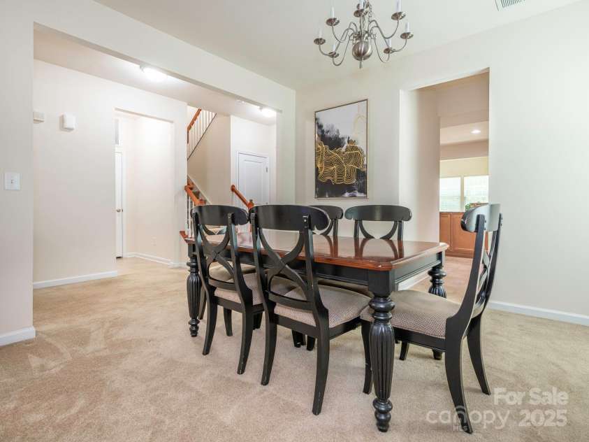 12304 Lookout Point Drive, Charlotte, NC 28269.  MLS# CAR4252258, YatesRealty ID 13731. Dining Room