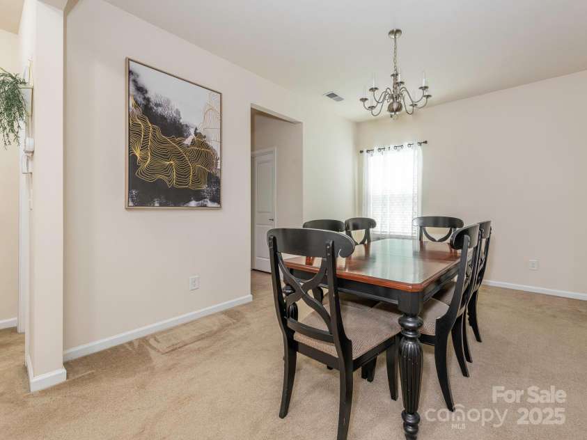 12304 Lookout Point Drive, Charlotte, NC 28269.  MLS# CAR4252258, YatesRealty ID 13731. Dining Room