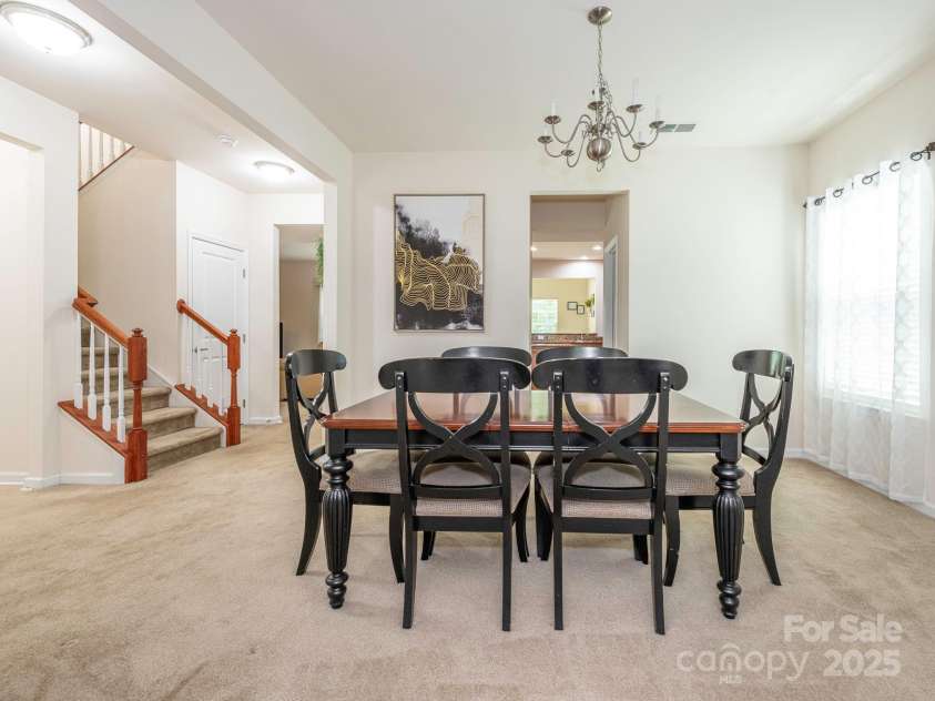 12304 Lookout Point Drive, Charlotte, NC 28269.  MLS# CAR4252258, YatesRealty ID 13731. Dining Room