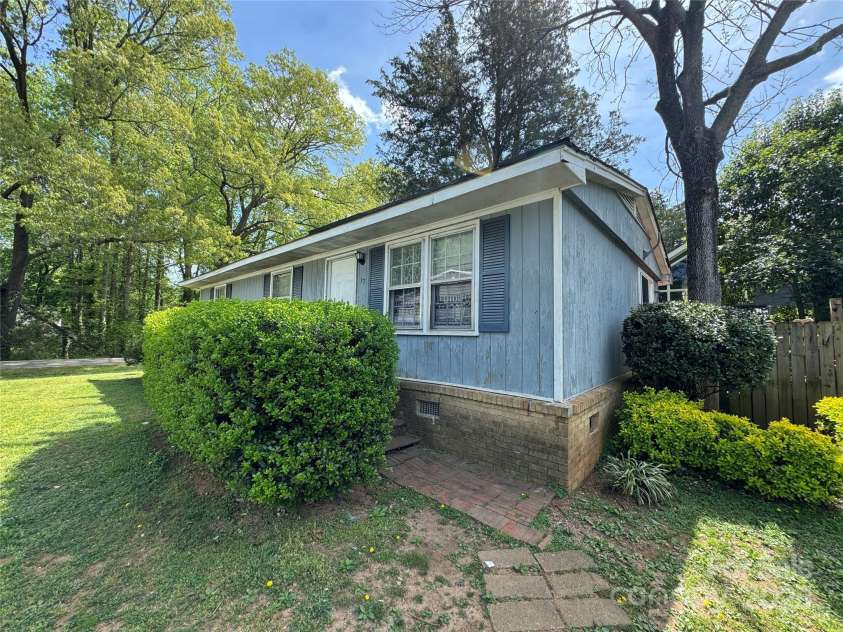 37 Cedarvilla Drive, Rock Hill, SC 29730.  MLS# CAR4215817, YatesRealty ID 13732. 