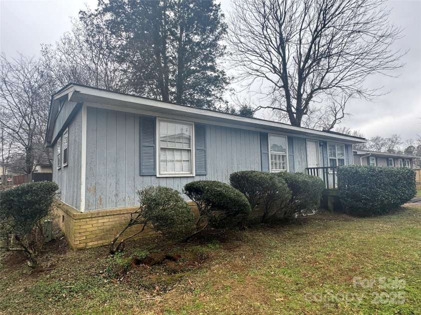 37 Cedarvilla Drive, Rock Hill, SC 29730.  MLS# CAR4215817, YatesRealty ID 13732. 