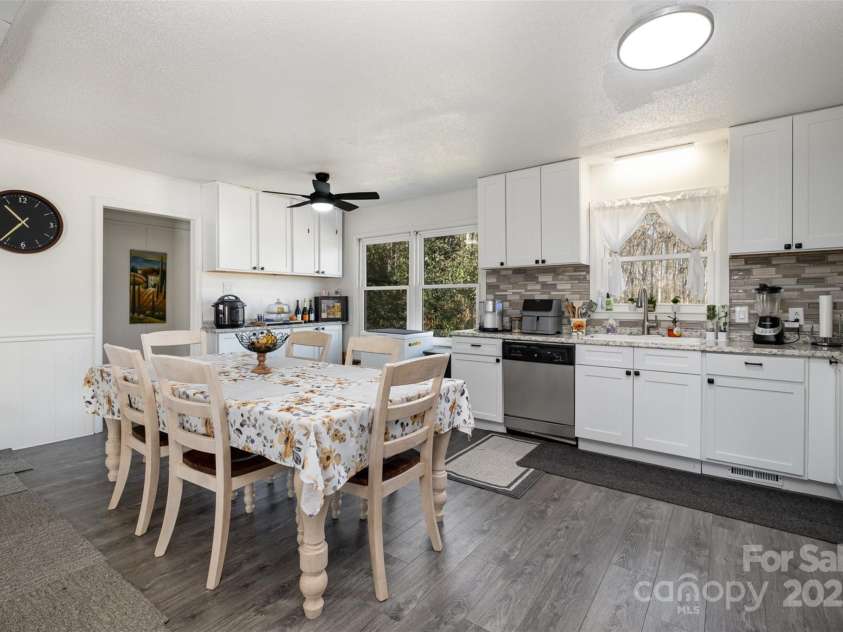 1241 Red River Road, Rock Hill, SC 29730.  MLS# CAR4217915, YatesRealty ID 13734. Dining Area & Kitchen