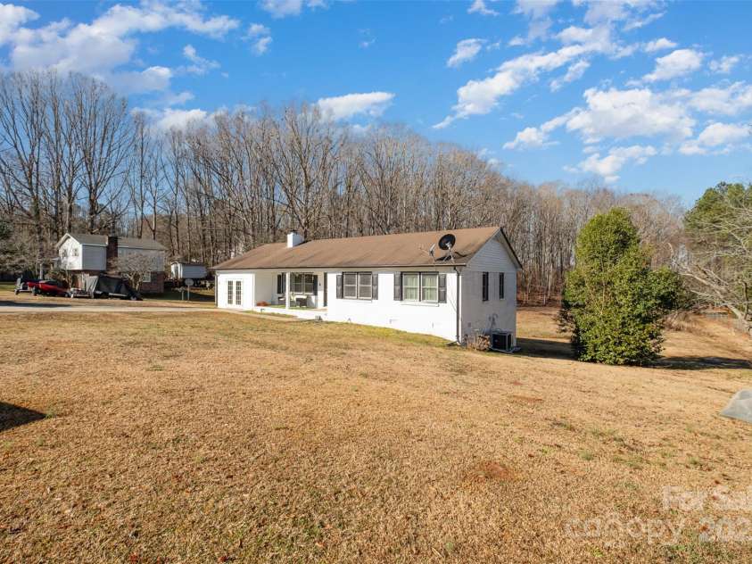 1241 Red River Road, Rock Hill, SC 29730.  MLS# CAR4217915, YatesRealty ID 13734. Front Yard