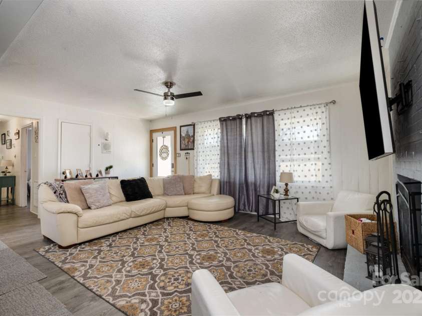 1241 Red River Road, Rock Hill, SC 29730.  MLS# CAR4217915, YatesRealty ID 13734. Living Room