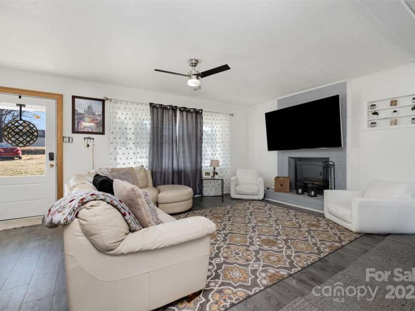 1241 Red River Road, Rock Hill, SC 29730.  MLS# CAR4217915, YatesRealty ID 13734. Living Room