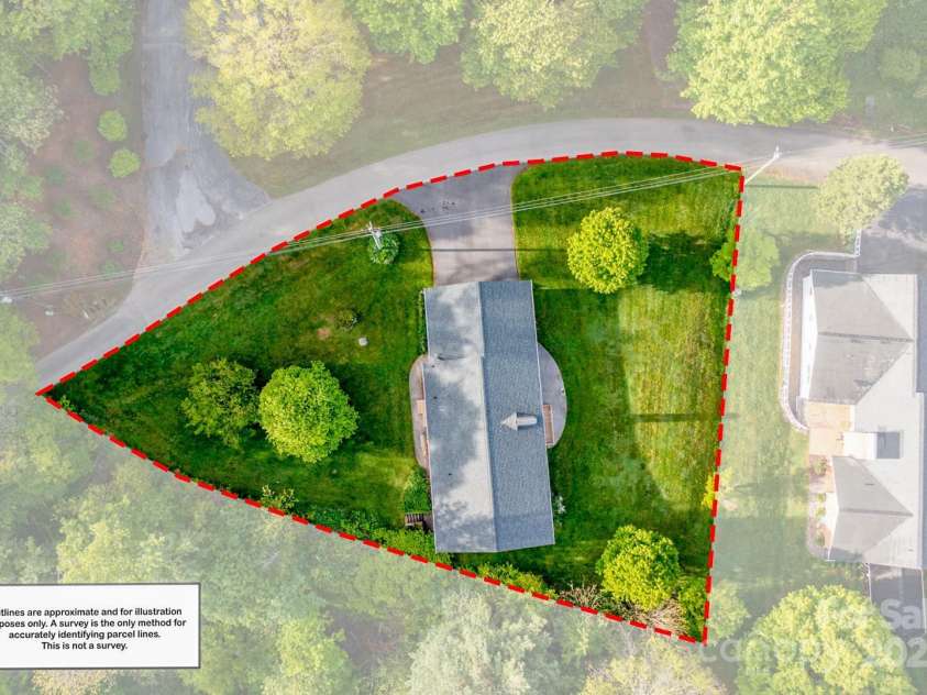 147 Forest Hill Drive, West Jefferson, NC 28694.  MLS# CAR4259437, YatesRealty ID 13735. 