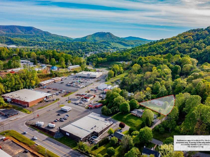 147 Forest Hill Drive, West Jefferson, NC 28694.  MLS# CAR4259437, YatesRealty ID 13735. 