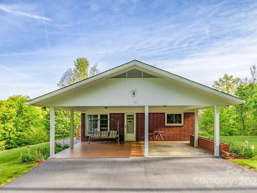 147 Forest Hill Drive, West Jefferson, NC 28694.  MLS# CAR4259437, YatesRealty ID 13735. 