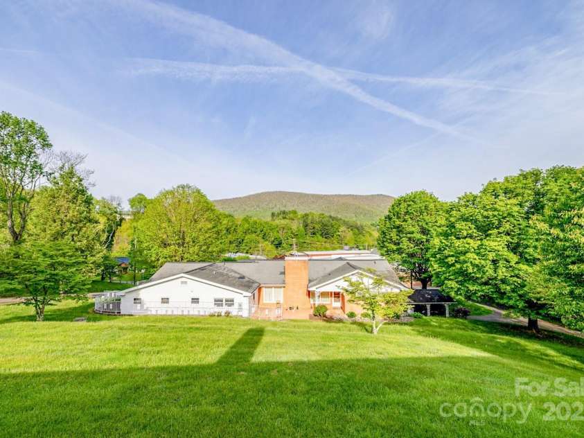 147 Forest Hill Drive, West Jefferson, NC 28694.  MLS# CAR4259437, YatesRealty ID 13735. 