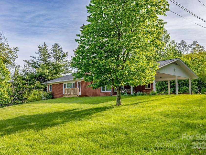 147 Forest Hill Drive, West Jefferson, NC 28694.  MLS# CAR4259437, YatesRealty ID 13735. 