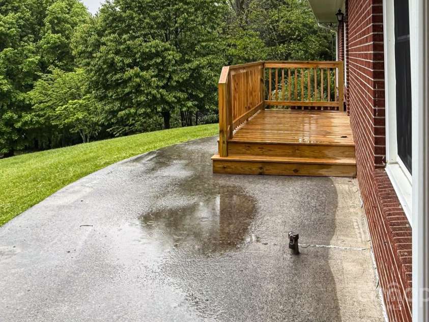 147 Forest Hill Drive, West Jefferson, NC 28694.  MLS# CAR4259437, YatesRealty ID 13735. 