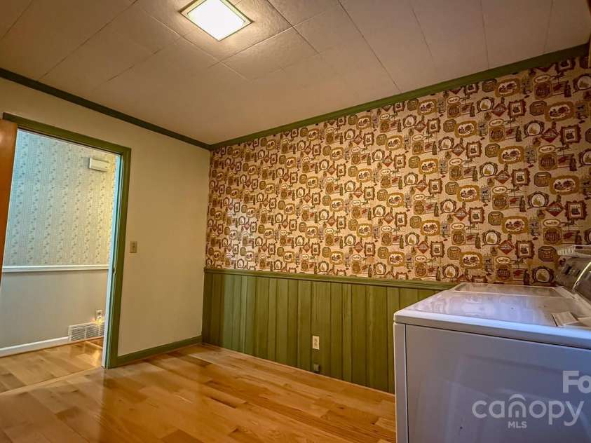 147 Forest Hill Drive, West Jefferson, NC 28694.  MLS# CAR4259437, YatesRealty ID 13735. 