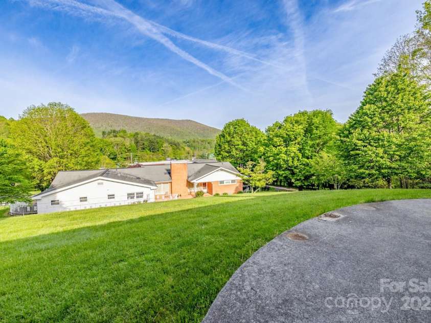 147 Forest Hill Drive, West Jefferson, NC 28694.  MLS# CAR4259437, YatesRealty ID 13735. 