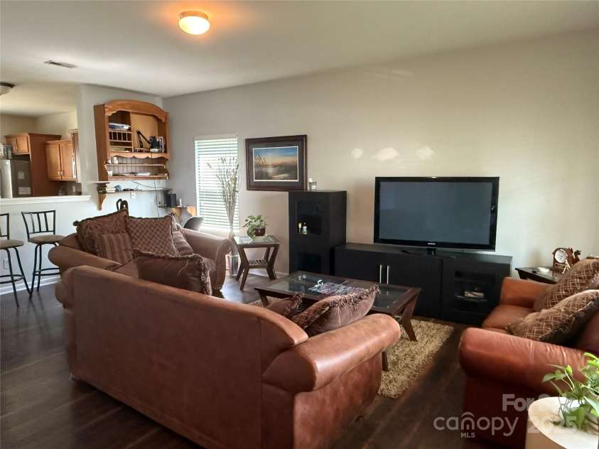 1110 Valley Street, Statesville, NC 28677.  MLS# CAR4245883, YatesRealty ID 13737. 